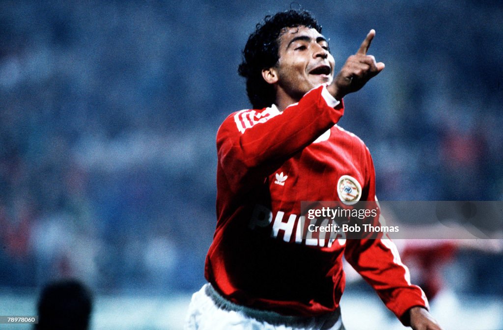 Football. 1989. European Cup, Second Round, Second Leg. PSV Eindhoven 5 v Steau Bucharest 1 (PSV win 5-2 on aggregate). PSV Eindhoven's Brazilian star Romario celebrates one of his two goals.