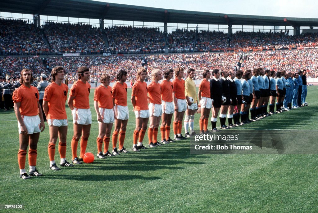 Football. 1974 World Cup Finals. Hannover, Germany.15th June 1974. Holland 2 v Uruguay 0. Holland and Uruguay line up before the game.