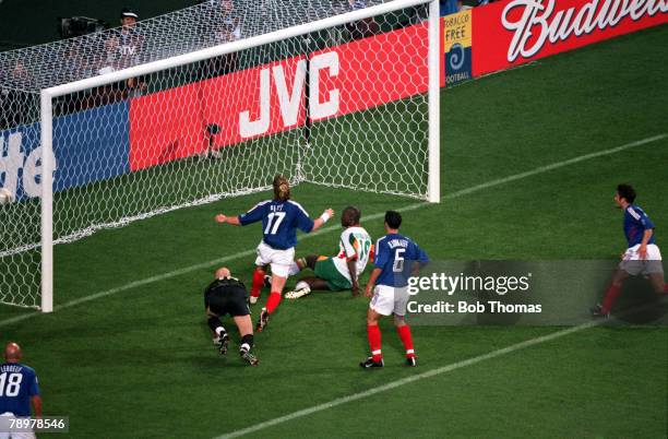 Football, 2002 FIFA World Cup Finals, Group A, Seoul, South Korea, 31st May 2002, France 0 v Senegal 1, Senegal's Papa Bouba Diop scores the winning...