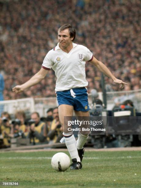 4th June 1977, British Championship at Wembley, England 1 v Scotland 2, England's Dennis Tueart, on the ball, Dennis Tueart won 6 England...