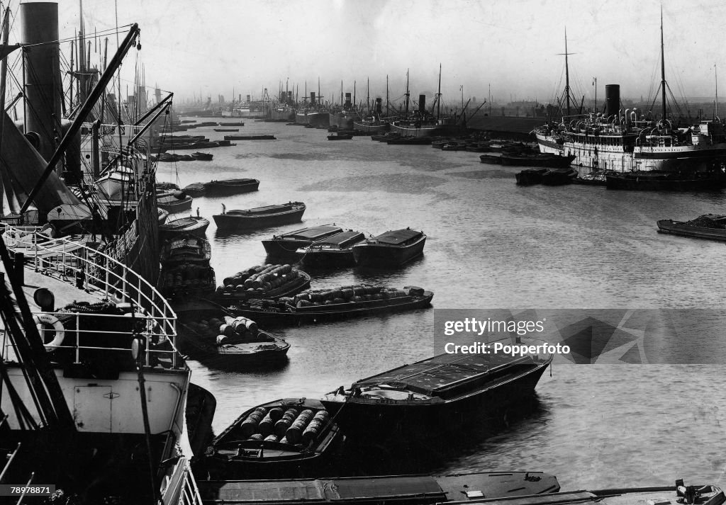 Geography. Europe, England, London. Ships in London+s Royal Albert dock. Circa 1900.