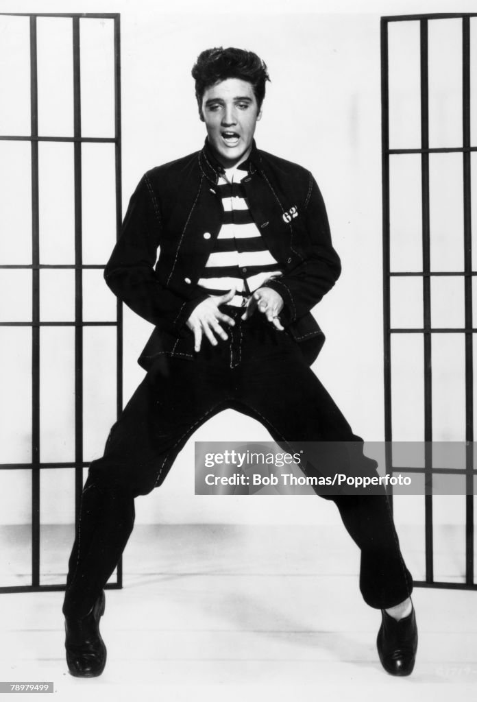 Stage and Screen. Personalities. pic: circa 1957. American actor/singer Elvis Presley appearing in the film "Jailhouse Rock".