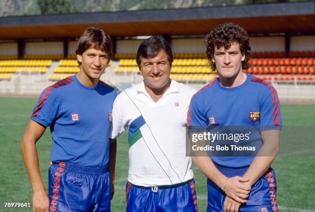 Barcelona Training in Andorra, Barcelona Coach Terry Venables with his new British signings Gary Lineker, left and Mark Hughes