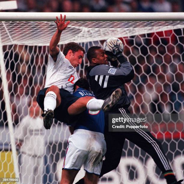 Football, Friendly International, Stade de France, Paris, France, 2nd September 2000, France 1 v England 1, French Defender Laurent Blanc is...