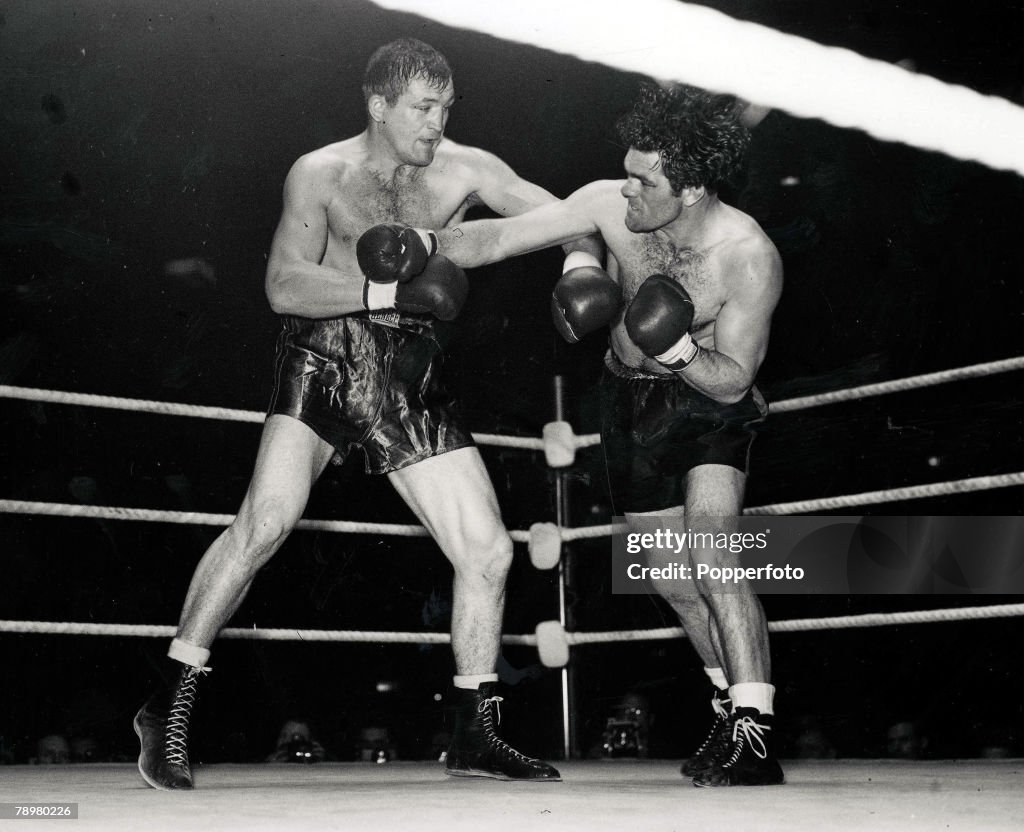 5th November 1946. Freddie Mills of Great Britain v Joe Baksi of the U.S.A fighting at Harringay Arena.