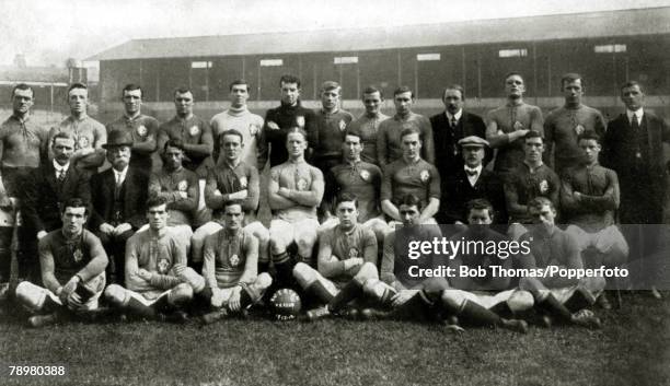 Circa 1913, Everton team group, J,Smith, W,Holbem, V,Harris, W,Stevenson, W,Hodge, J,Caldwell, T,Fleetwood, H,Makepeace, R,Graham, J,Elliott ,...