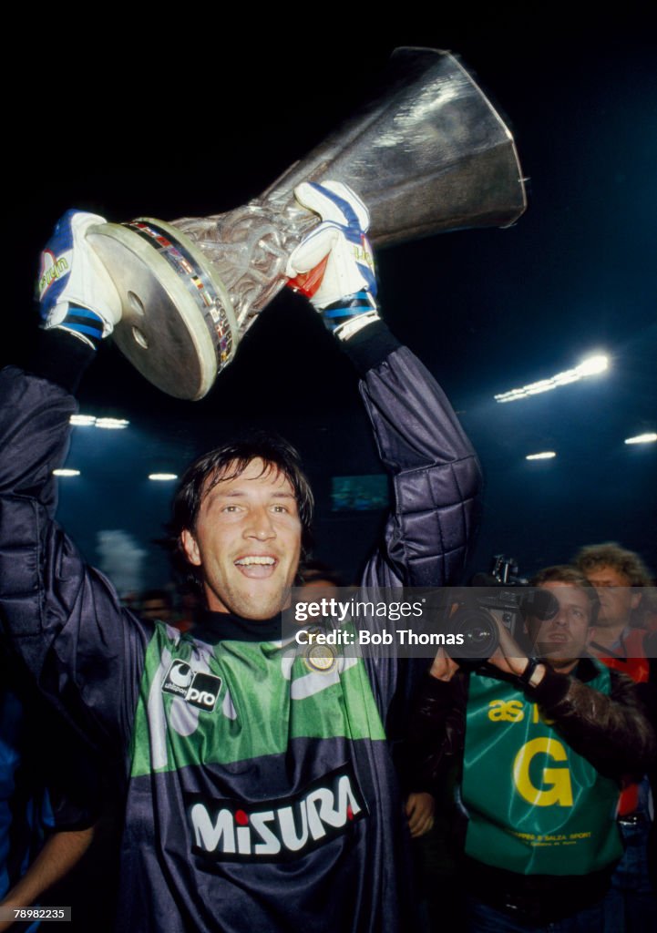 Sport. Football. pic: 22nd May 1991. UEFA. Cup Final 2nd Leg in Rome. Inter Milan beat Roma 2-1 on aggregate. Inter goalkeeper Walter Zenga with the UEFA. Cup. Walter Zenga won 58 Italy international caps between 1985-1992.