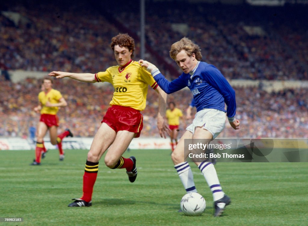 Sport. Football. FA Cup Final at Wembley. pic: 19th May 1984. Everton 2 v Watford 0. Everton's Kevin Richardson is challenged by Watford's David Bardsley.