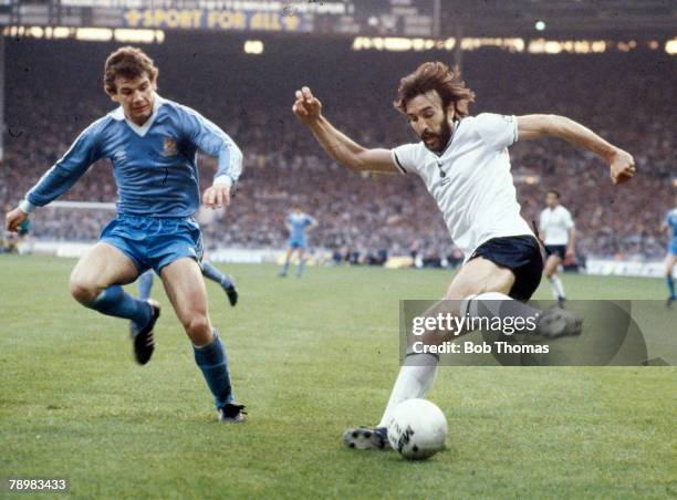 Sport, Football, FA Cup Final Replay at Wembley, pic: 14th May 1981,Tottenham Hotspur 3 v Manchester City 2, Tottenham Hotspur's Ricky Villa on the...