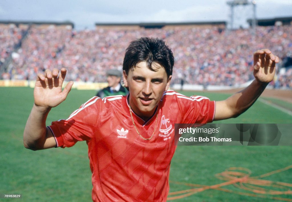 Sport. Football. Scottish FA Cup Final at Hampden Park. pic: 10th May 1986. Hearts 0 v Aberdeen 3. Aberdeen's John Hewitt, who scored 2 goals in the match, celebrates at the end