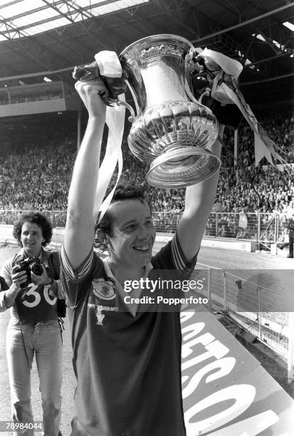 Cup Final at Wembley, Arsenal 3, v Manchester United 2, Arsenal's Liam Brady raises the F.A. Cup on the lap of honour