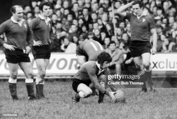 Barry Corless Rugby 325 Rugby 1970 Stock Photos, High-Res Pictures, and Images - Getty Images