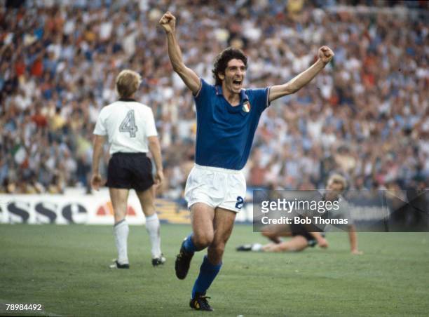 Sport, Football, 1982 World Cup Final, Madrid, Spain, 11th July Italy 3 v West Germany 1, Italy's Paolo Rossi celebrates after scoring the opening...