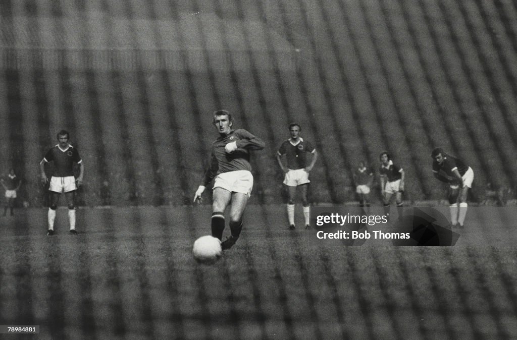 Football. 29th August 1973. Manchester United v Leicester City. Manchested United goalkeeper Alex Stepney scores with a penalty at Old Trafford.