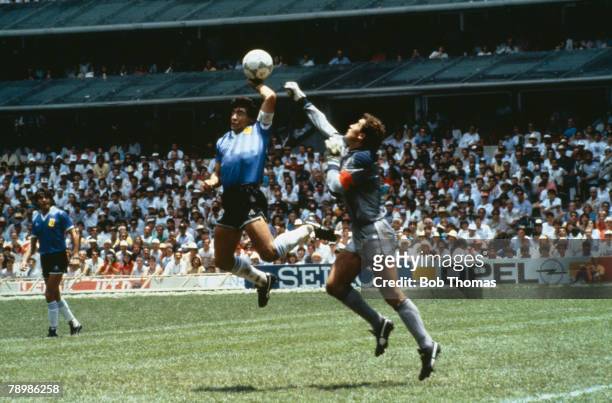 Sport, Football, 1986 Football World Cup, Mexico, Quarter Final, Argentina 2 v England 1, 22nd June Argentina's Diego Maradona scores 1st goal with...