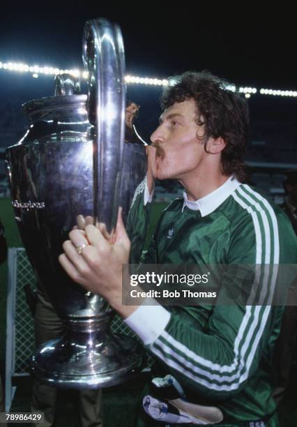 Sport, Football, European Cup Final, Seville, 7th May 1986, Steaua Bucharest 0 v Barcelona 0 Steaua won 2 - 0 on penalties, Bucharest's goalkeeper...