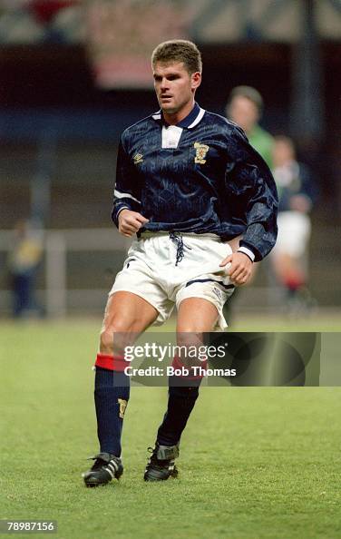 Sport. Football. pic: 18th November 1992. Ibrox Park, Glasgow. Ian Durrant, Scotland. Sport. Football. pic: 18th November 1992. Ibrox Park, Glasgow. Ian Durrant, Scotland.