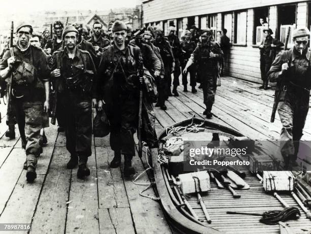 War and Conflict, World War 2, The Dieppe Raid, pic: August 1942, Allied soldiers back in a British port, part of a force of 5000 Canadians and 1000...