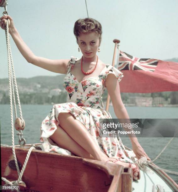 Stage and Screen, Personalities, pic: 1965, Sophia Loren Italian Film actress