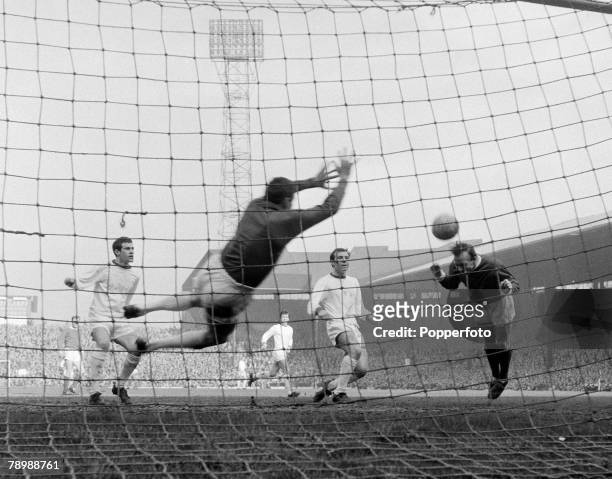 Football, English League Division 1 Old Trafford, Manchester, Manchester United v Arsenal, Manchester United's Nobby Stiles heads the ball towards...