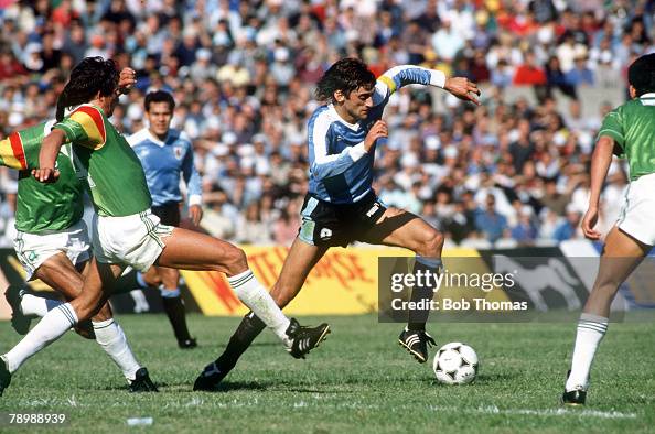 Sport. Football. pic: 17th September 1989. World Cup Qualifier in Montevideo. Uruguay 2. v Bolivia 0. Enzo Francescoli, Uruguay, takes on the Bolivian defence. Sport. Football. pic: 17th September 1989. World Cup Qualifier in Montevideo. Uruguay 2. v Bolivia 0. Enzo Francescoli, Uruguay, takes on the Bolivian defence.