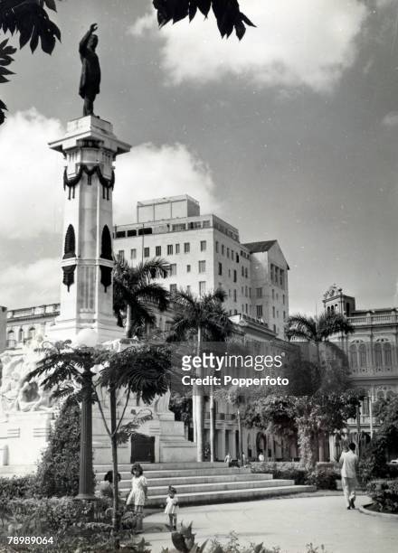 View of the statue of former President of Cuba Alfredo Zayas y Alfonso in Havana, Cuba circa 1940.