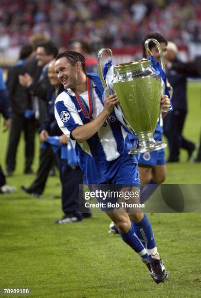 Sport, Football, UEFA Champions League Final, Gelsenkirchen, 26th May 2004, AS Monaco 0 v FC Porto 3, Porto's goalscorer Dmitri Alenitchev celebrates...