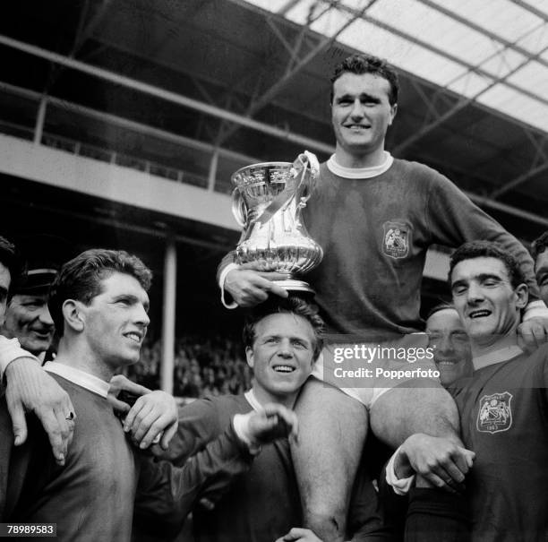 Football, FA Cup Final, 25th May 1963, Wembley, London, Manchester United 3 v Leicester City 1, Manchester United captain Noel Cantwell holds the...