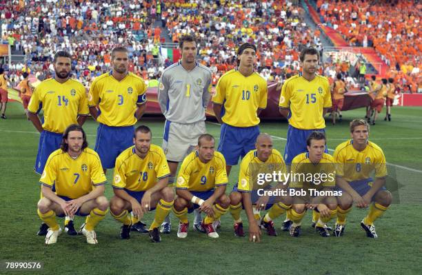 Sport, Football, UEFA European Championships, Euro 2004, Algarve, Faro-Loule, 26th June 2004, Quarter Final, Holland 0 v Sweden 0, after extra time,...