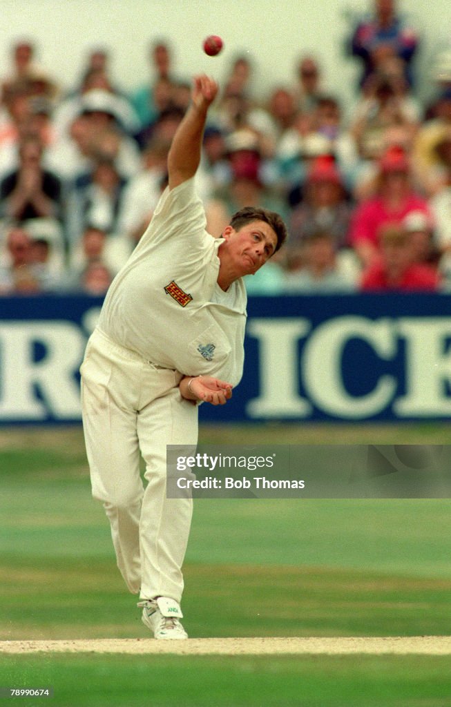 Sport. Cricket. pic: circa 1994. England's Darren Gough in his delivery stride.