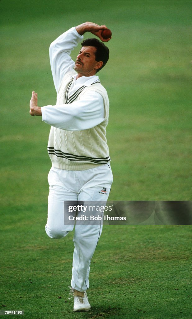 Sport. Cricket. pic: May 1990. Headingley. Richard Hadlee, New Zealand.