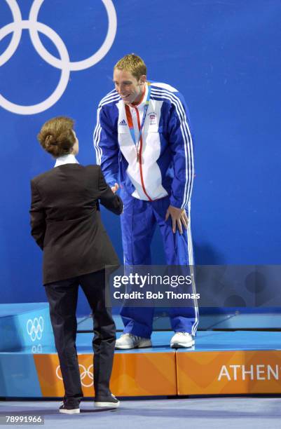 Sport, Olympic Games, Athens, Greece, 17th August 2004, Swimming, Mens 200 Metres Butterfly Final, Stephen Parry recieves his Bronze medal from IOC...