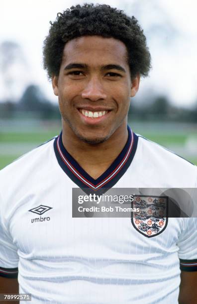 1,882 England Footballer John Barnes Stock Photos, HighRes Pictures