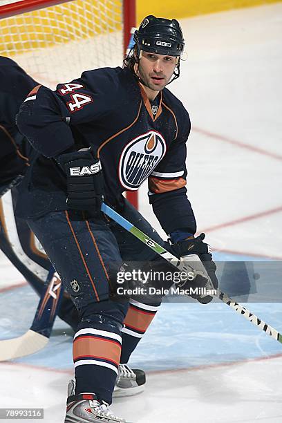Sheldon Souray of the Edmonton Oilers skates during the NHL game against the Phoenix Coyotes at the Rexall Place on January 10, 2008 in Edmonton,...