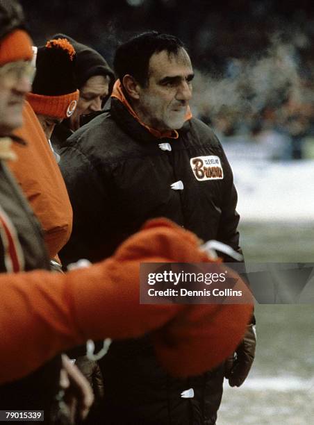 Cleveland Browns head coach Sam Rutigliano watches the action unfold during the Browns 14-12 loss to the Oakland Raiders in the 1980 AFC Divisional...