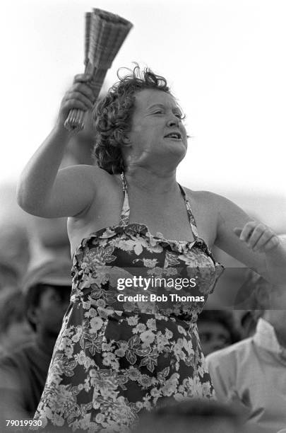 733 Annie 1982 Stock Photos, High-Res Pictures, And Images - Getty Images