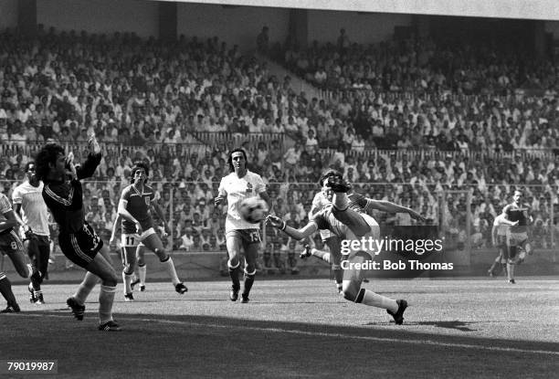 Football, World Cup Finals, Bilbao, Spain, Group Four, 16th June 1982, England 3 v France 1, England's captain Bryan Robson shoots past French...