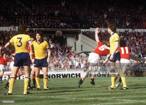 Football, 1979 FA Cup Final, Wembley, Arsenal 3 v Manchester United 2, 12th May Manchester United+s Gordon McQueen turns away to celebrate scoring...