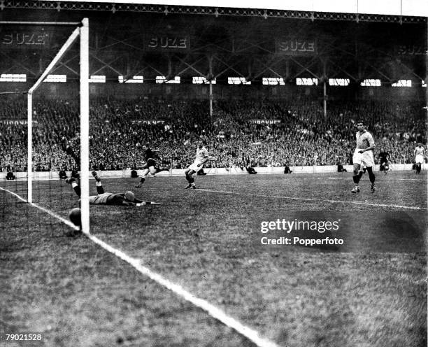 World Cup Finals, Quarter Final tie, Colombes Stadium, Paris, 12th June 1938, France v Italy Italy's second goal is scored by Silvio Piola, far left,...
