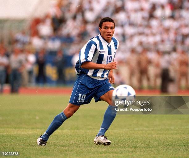 Sport, Football, 2002 World Cup Qualifier, San Pedro Sula, 7th October 2001, CONCACAF Finals, Honduras 0 v Trinidad & Tobago 1, Julio Leon of Honduras