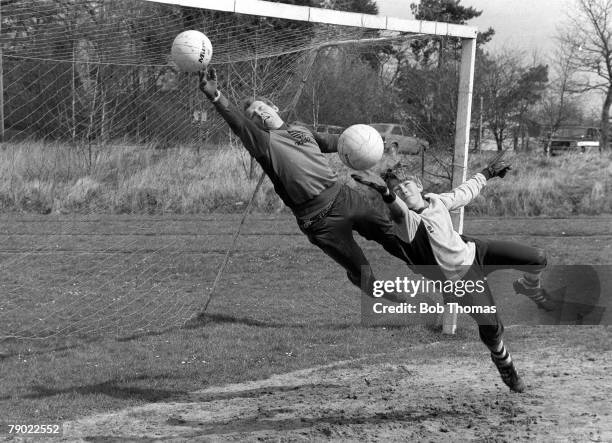 Bob Wilson Arsenal Photos et images de collection - Getty Images Bob Wilson Arsenal Photos et images de collection - Getty Images