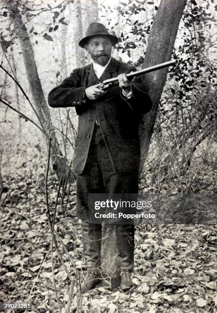 Sport, Shooting, 1900 Olympic Games, Paris, France, Live Pigeon Shooting, Leon de Lunden, Belgium, winner of the event, the only time in Olympic...