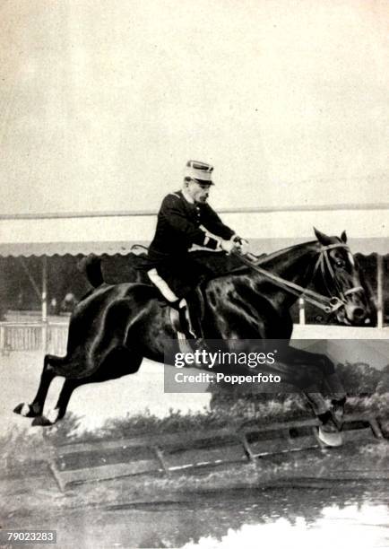 Sport, Equestrian, 1900 Olympic Games, Paris, France, Grand Prix Jumping, Individual, France's Monsieur Pierre de Champsavin riding Terpsichore to...