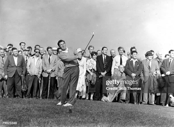 Golf, British Open Golf Championships, July 1958, Royal Lytham St Annes, Lancashire, Australia+s Peter Thomson plays a pitch shot watched by...