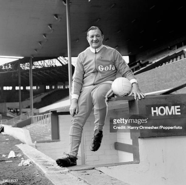 Liverpool FC manager Bob Paisley in the home dugout at Anfield in Liverpool, England, circa September 1974.
