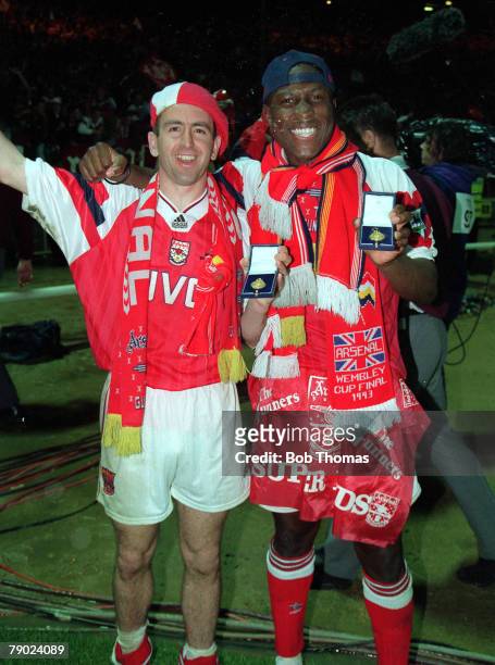Football, 1993 FA Cup Final Replay, Wembley, 20th May Arsenal 2 v Sheffield Wednesday 1, Arsenal's Nigel Winterbourn and Kevin Campbell proudly show...