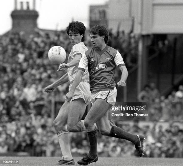 Football, London, England, League Division One Arsenal v Liverpool, Arsenal's Charlie Nicholas is shadowed by Liverpool defender Alan Hansen during...