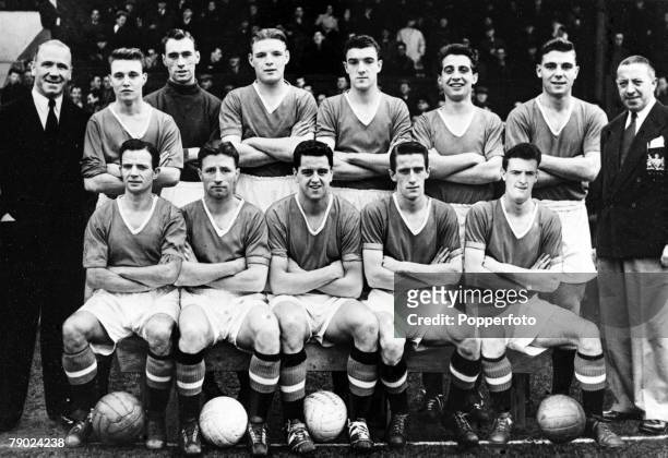 Sport, Football, England Manchester United FC , Back Row: Matt Busby , Eddie Colman, Ray Wood, Mark Jones, Bill Foulkes, David Pegg, Duncan Edwards,...