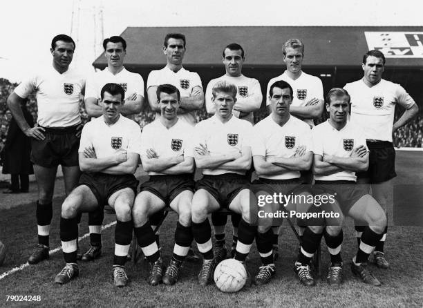 Sport, Football, Ninian Park, Cardiff, 14th October 1961, Home International, Wales 1 v England 1, The England team pose for a group photograph prior...