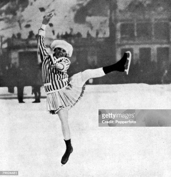 Sport, Figure Skating, 1924 Winter Olympic Games, Chamonix, France, Norway's Sonja Henie is pictured competing in her first Olympic Games at the age...